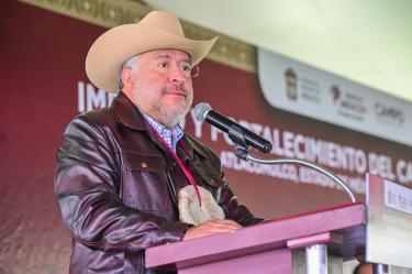 El Secretario General de Gobierno, Horacio Duarte Olivares, afirmó que el Gobierno del Estado de México continuará el trabajo de la mano de las y los productores para fortalecer al campo mexiquense y profundizar la transformación en la entidad
