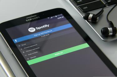 Spotify pretende ofrecer nuevas formas de interactuar con la plataforma de 'streaming', tanto en la pantalla de inicio como en la de reproducción de dispositivos móviles.