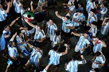Aficionados de Argentina se van a los golpes previo a la Semifinal