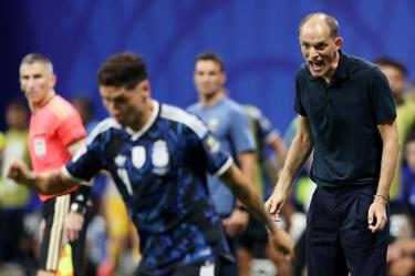 El alemán Thomas Tuchel fue ratificado como entrenador de la Selección de Inglaterra, pese a los duros cuestionamientos por la forma de quedar eliminado del Mundial.