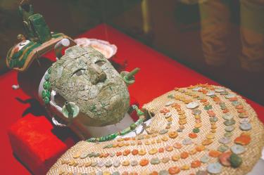 Inspirada en un descubrimiento arqueológico en Palenque Chiapas, la compositora mexicana Gabriela Ortiz compuso el poema sinfónico "La reina roja" que estrenará el 31 de julio en el Festival Paax GNP.