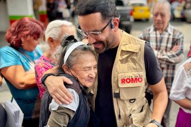 La propaganda denunciada podría constituir promoción personalizada, debido a una sobreexposición del nombre, imagen y cargo