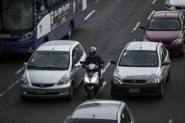 El parque vehicular de motocicletas en México alcanzará un volumen de 20 millones de unidades al cierre de la década, impulsado por una transición de este transporte de un uso recreativo hacia una herramienta clave para el autoempleo y la logística de última milla.