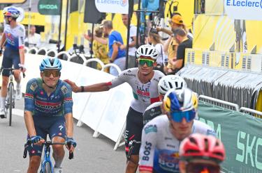 Isaac del Toro desciende un puesto en el Top 10 del Tour de Francia 2026
