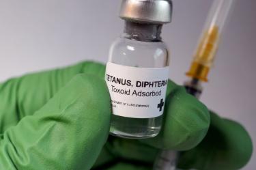 ¿En qué parte del cuerpo se aplica la vacuna de tétanos?