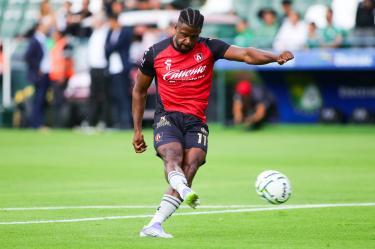 Duk debutó con gol en Atlas.
