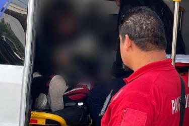 Una adolescente de 16 años dejó a su bebé en una banqueta en Ecatepec; el menor fue atendido y quedó bajo resguardo del DIF.