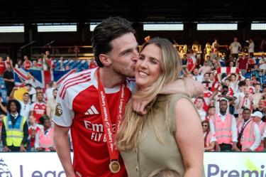 Lauren Fryer, la esposa de Declan Rice, siempre lo apoya.
