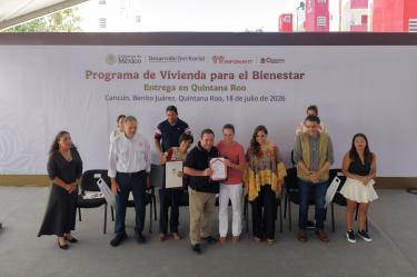 La entrega de viviendas se realizó en el fraccionamiento del Infonavit Arcos Paraíso en Cancún.