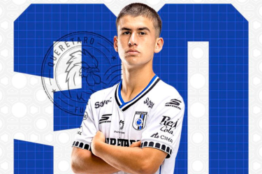 Juan Carlos "Mono" Martínez debutó con Querétaro.