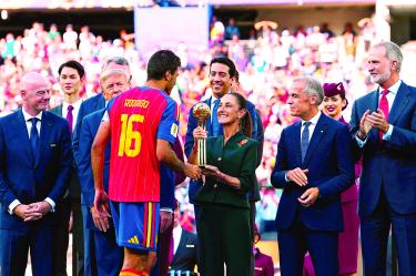Desde EU, donde participó en la entrega del premio como mejor jugador del Mundial al español Rodri Hernández, la presidenta Sheinbaum calificó la justa como un legado de cooperación y amistad.