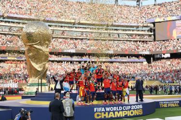 España celebra la conquista de la Copa del Mundo, en el que es el partido de futbol más visto en la historia.
