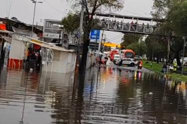 Para las 17:00 horas, en la zona de Lomas de Zaragoza, en Iztapalapa, ya se habían acumulado 39 milímetros (mm) de lluvia o 39 litros por metro cuadrado.