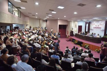 En Veracruz se da cuenta, de manera expresa, de las adquisiciones que se realizan con los 843 millones 723 mil 20 pesos que reciben en este año.