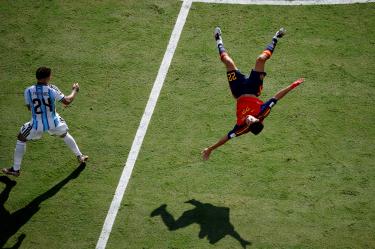 La falta de Enzo Fernández sobre Pau Cubarsí fue determinante en el desarrollo de la final, pues dejó a Argentina con 10 hombres debido a la expulsión por segunda tarjeta amarilla.