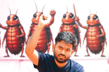 Abhijeet Dipke, la cara del partido de la cucaracha en la India.