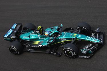 Alonso terminó en los lugares 13 y 19 en las prácticas de este viernes