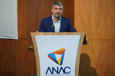 La Asociación Nacional de Alcaldes (ANAC) hizo un llamado urgente al Gobierno Federal para reconsiderar el esquema de combate a la delincuencia en el país y fortalecer las capacidades presupuestales de los ayuntamientos