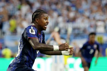 Sidny Lopes Cabral dejó un momento inolvidable en el Mundial 2026 al marcar el segundo gol de la Selección de Cabo Verde ante la Selección de Argentina durante el tiempo extra de su duelo de dieciseisavos de final.