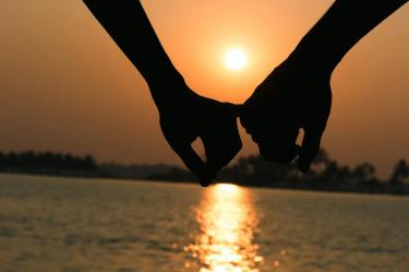 Amuletos para atraer el amor: cuáles son y cómo se usan