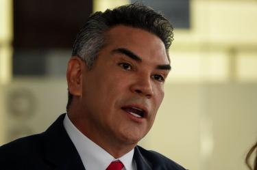 Alejandro Moreno Cárdenas ofreció una conferencia de prensa en el Senado de México el 7 de octubre de 2025.