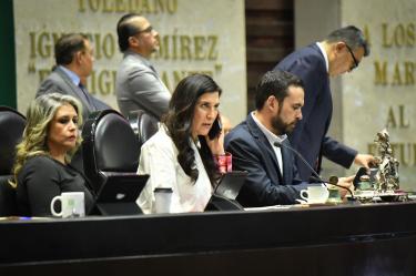 Kenia López Rabadán