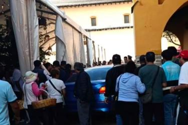 La Policía de Zacatlán detuvo al conductor, quien presuntamente se encontraba en estado de ebriedad; será la autoridad la que determine la situación jurídica del conductor.