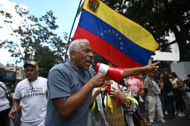Las liberaciones de presos políticos forman parte del proceso de diálogo entre el gobierno interino y sectores de la oposición.