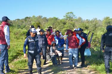 Familias de la Montaña de Guerrero regresan a sus comunidades