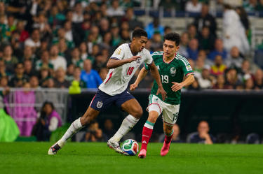El juvenil mexicano contó que acordó el intercambio con la figura inglesa antes de comenzar el duelo entre México e Inglaterra en el Mundial 2026.