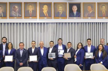 La FMF otorga reconocimiento a los árbitros mexicanos que pitaron en el Mundial 2026