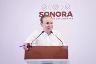 El gobernador Alfonso Durazo y el alcalde Abraham Mier destacaron la pacificación de Caborca, la recuperación de ranchos y minas, y la canalización de recursos a infraestructura, vivienda y espacios públicos.