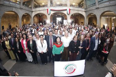 Representantes de los poderes Legislativo, Judicial y Ejecutivodebatieron sobre la nueva ley contra el feminicidio.