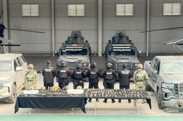 Fuerza Civil decomisa armas, municiones y 6 camionetas en Nuevo León
