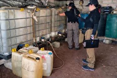 Autoridades aseguran combustible, dinero y vehículos durante cateo en Hidalgo