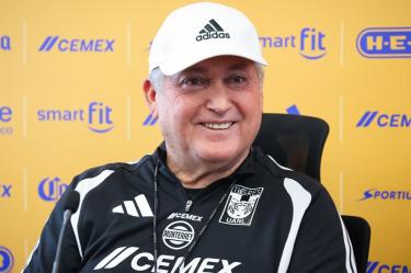 Vucetich responde a su doble chamba: “ya soy más regio”