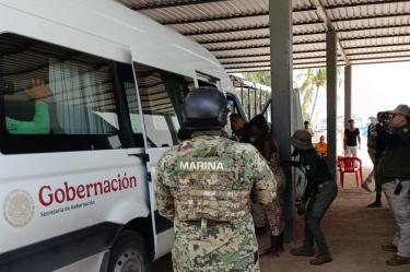 frente a Yucatán Semar rescata a 16 cubanos