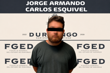 Jorge Armando Carlos Esquivel aparece con el rostro cubierto ante un fondo de la Fiscalía General del Estado de Durango.