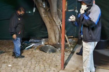 La policía sudafricana desmanteló un laboratorio de metanfetamina en Musina y detuvo a cinco personas, incluidos dos mexicanos.
