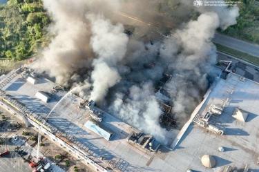 Drones rusos atacaron un centro comercial en Krivói Rog, dejando 14 muertos y más de 120 heridos, entre ellos 22 niños.