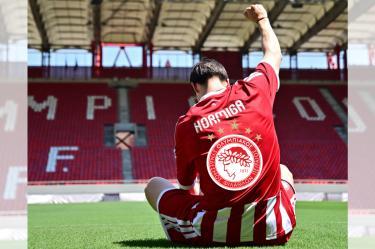Armando 'Hormiga' González podría debutar el domingo 30 de agosto con el Olympiacos.