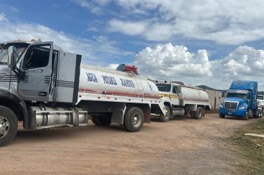 Operativo en Amozoc, Puebla, permitió detener a seis personas y asegurar pipas y tanques usados para el huachicoleo del agua, informó la Conagua.