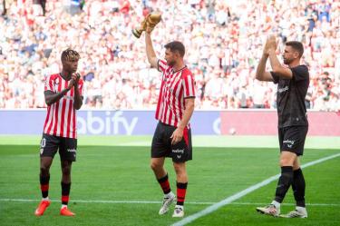 Homenaje a Williams, Laporte y Simón en San Mamés.