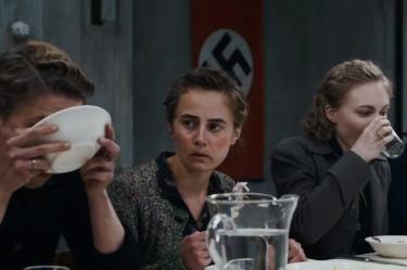 Las mujeres que probaban la comida de Hitler: la historia real que llegó al cine
