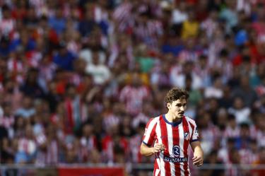Los aficionados colchoneros mostraron su desprecio hacia Julián Álvarez.