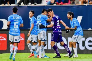 El portero Carlos Moreno celebrando su gol