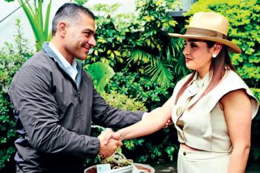 Omar García Harfuch y Grecia Quiroz.
