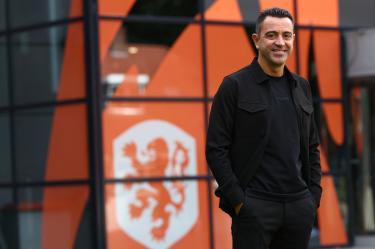 Xavi Hernández se encuentra preparando su debut como DT de Países Bajos
