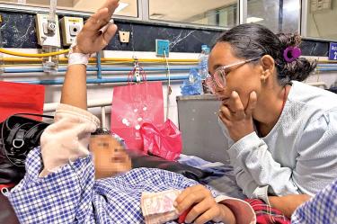 Zoyal, niño de 8 años que sobrevivió a inundaciones en Nepal.