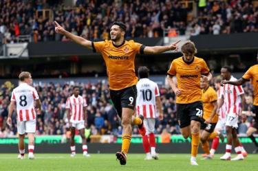 Raúl Jiménez colaboró en la goleada del Wolverhampton